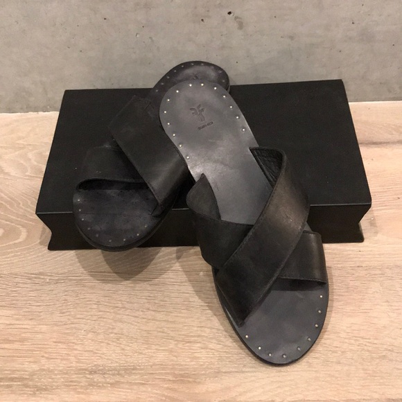 Frye Shoes - Frye black leather Sandals